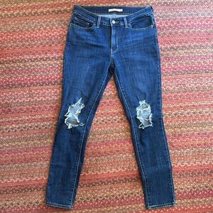 711 LEVIS DARK WASH RIPPED KNEE SKINNY JEANS